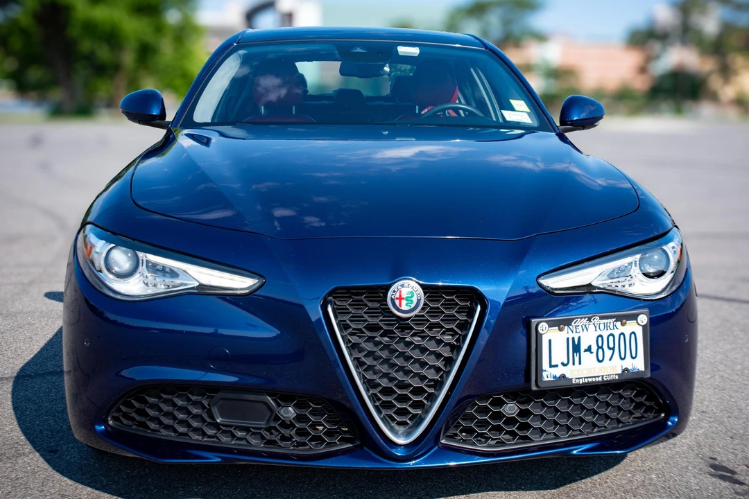 2021 Alfa Romeo Giulia - Image 2 of 31