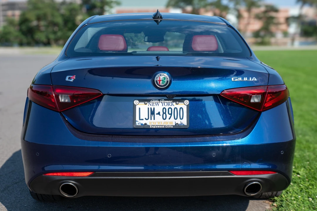 2021 Alfa Romeo Giulia - Image 5 of 31