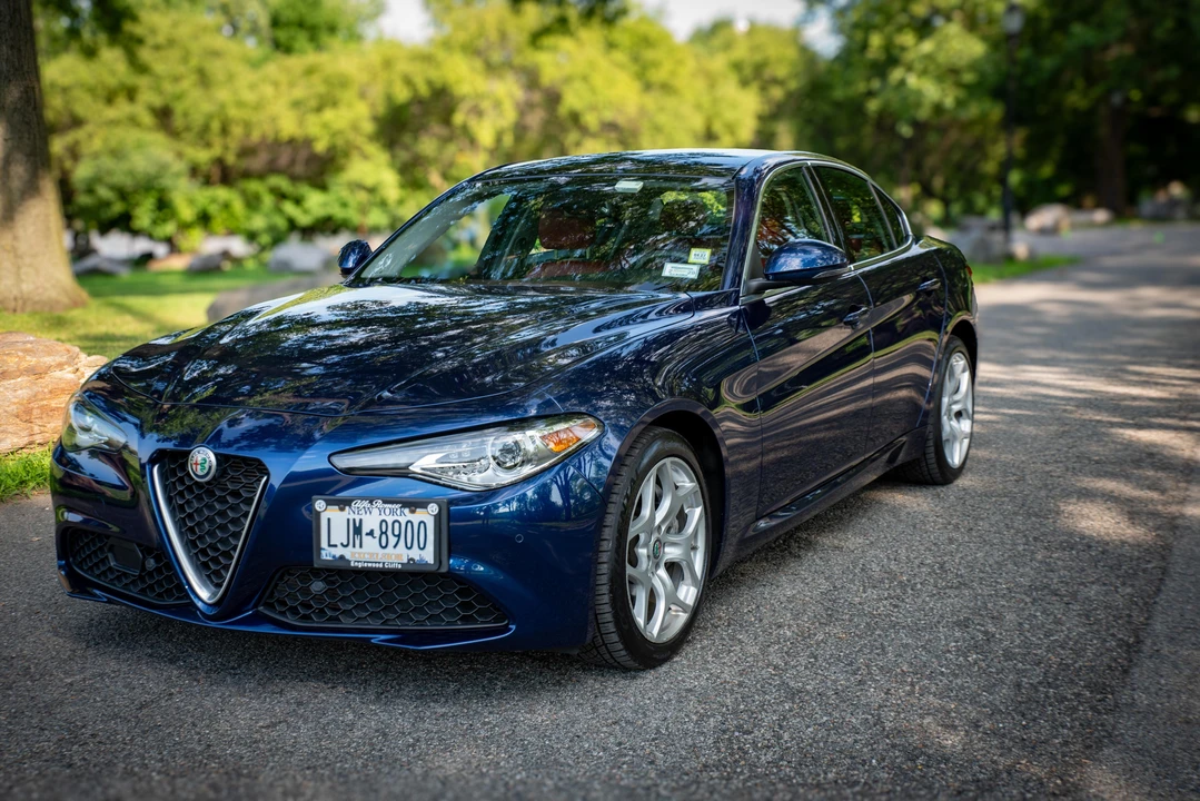 2021 Alfa Romeo Giulia - Image 8 of 31