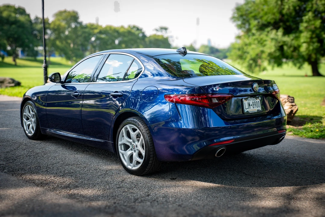 2021 Alfa Romeo Giulia - Image 12 of 31