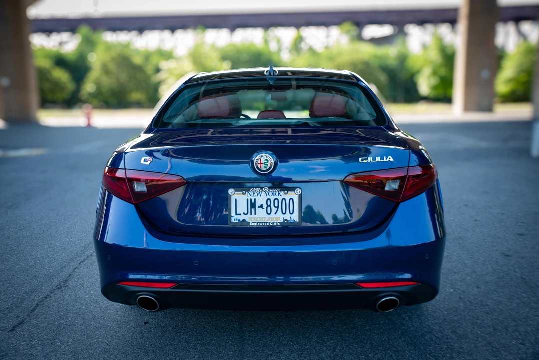 2021 Alfa Romeo Giulia - Image 13 of 31