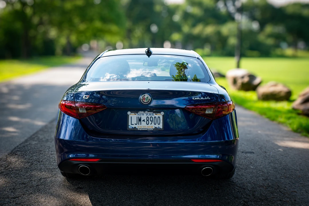 2021 Alfa Romeo Giulia - Image 14 of 31