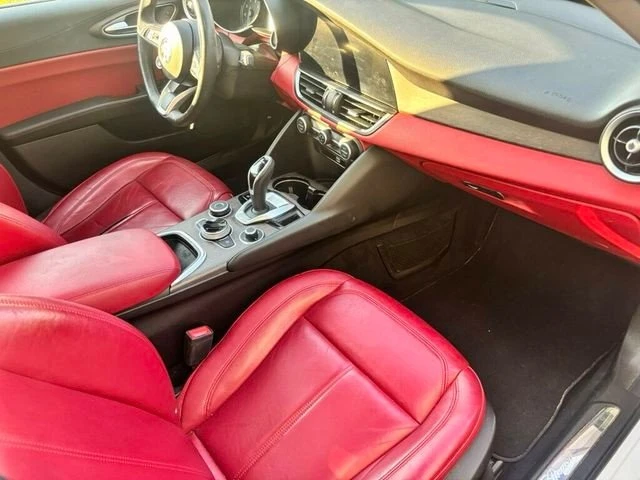 2021 Alfa Romeo Giulia - Image 13 of 20