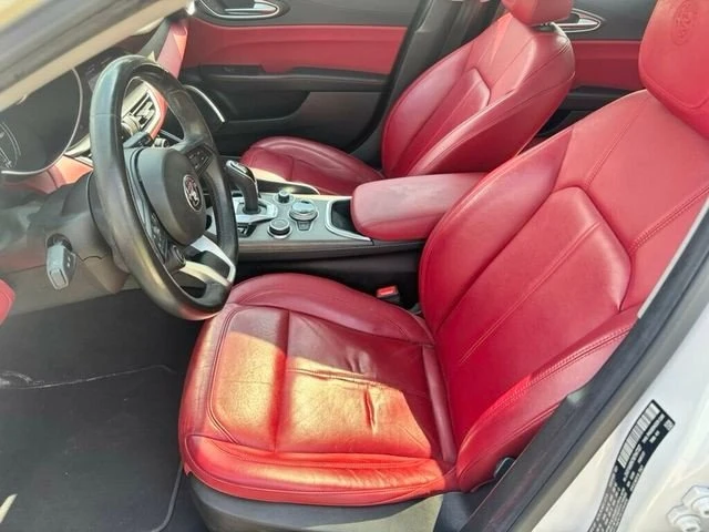 2021 Alfa Romeo Giulia - Image 9 of 20