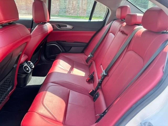 2021 Alfa Romeo Giulia - Image 15 of 20