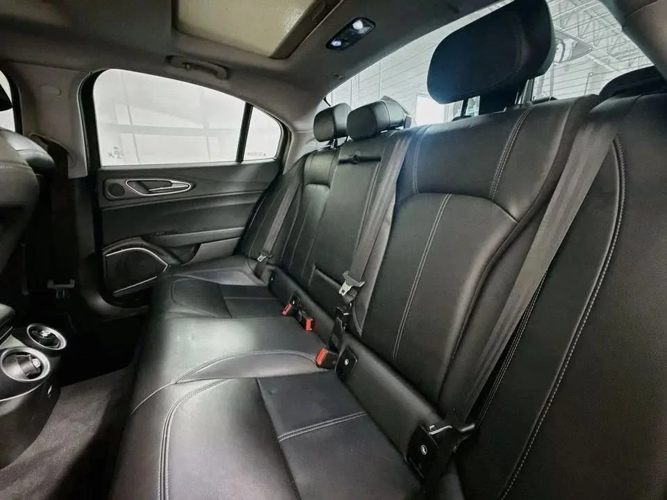 2021 Alfa Romeo Giulia - Image 9 of 11