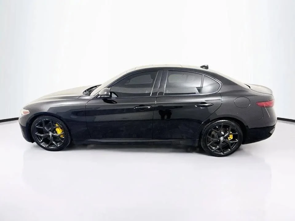 2021 Alfa Romeo Giulia - Image 2 of 11
