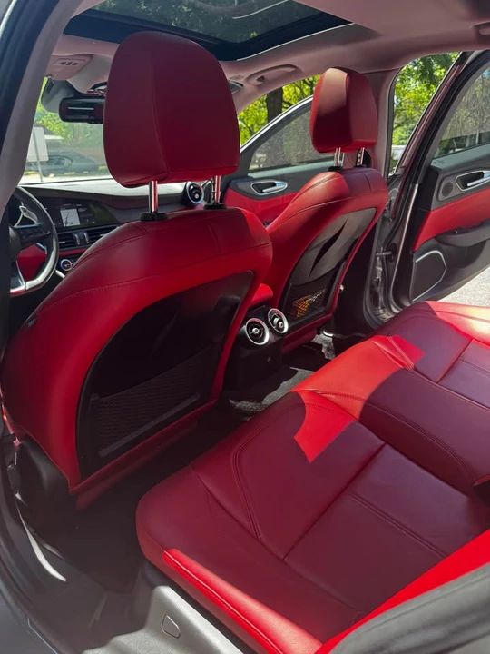 2021 Alfa Romeo Giulia - Image 15 of 21