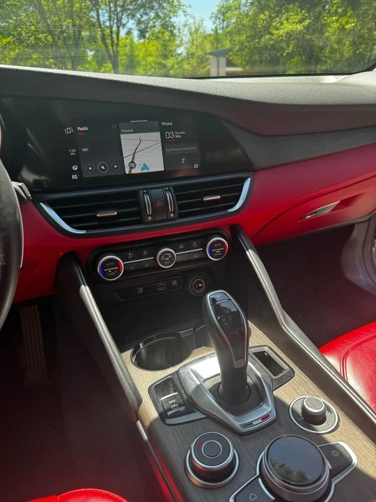 2021 Alfa Romeo Giulia - Image 14 of 21