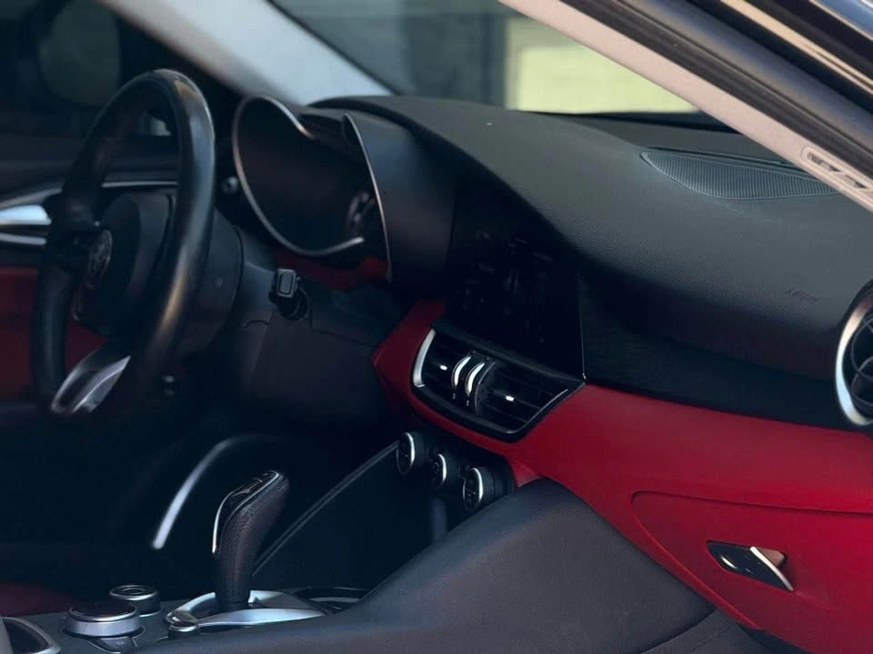 2021 Alfa Romeo Giulia - Image 9 of 10