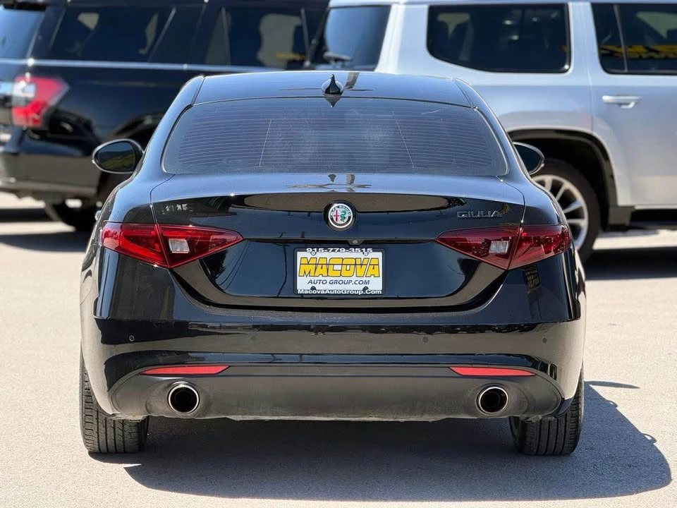 2021 Alfa Romeo Giulia - Image 5 of 10