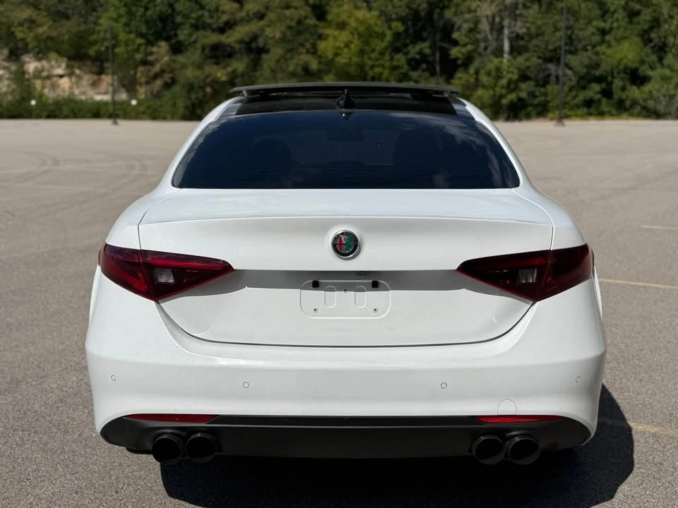 2021 Alfa Romeo Giulia - Image 9 of 16