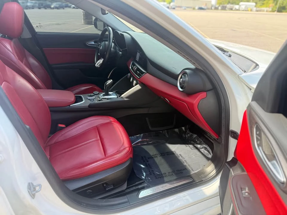 2021 Alfa Romeo Giulia - Image 16 of 16