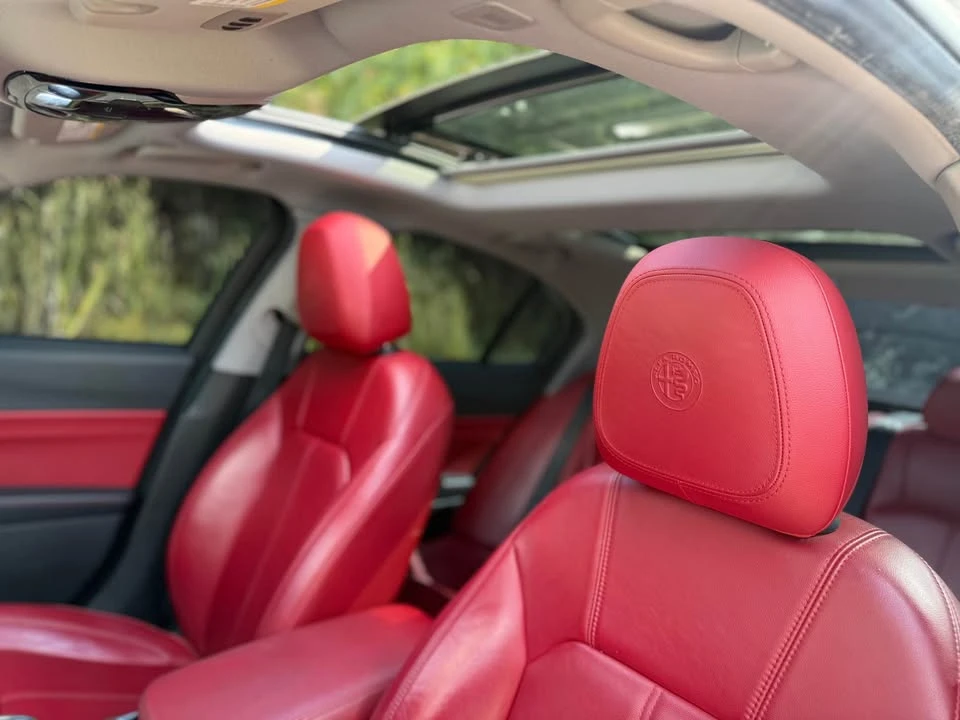 2021 Alfa Romeo Giulia - Image 14 of 16