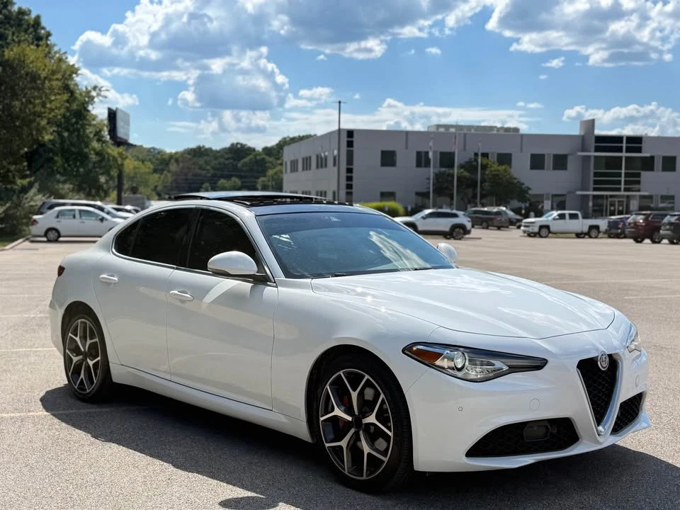2021 Alfa Romeo Giulia - Image 6 of 16