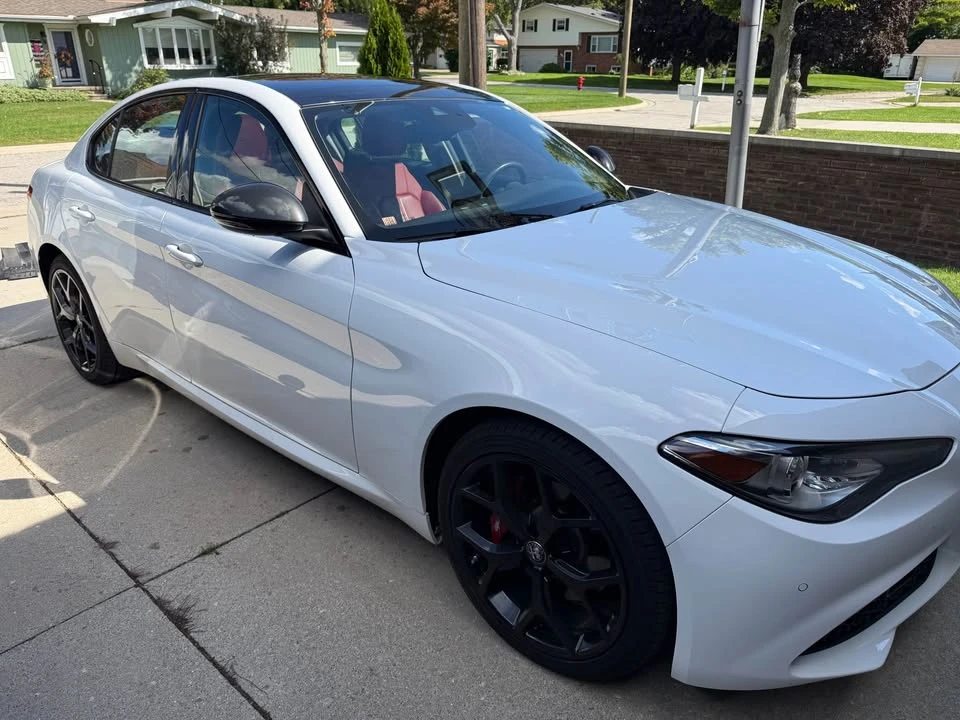 2021 Alfa Romeo Giulia - Image 2 of 10