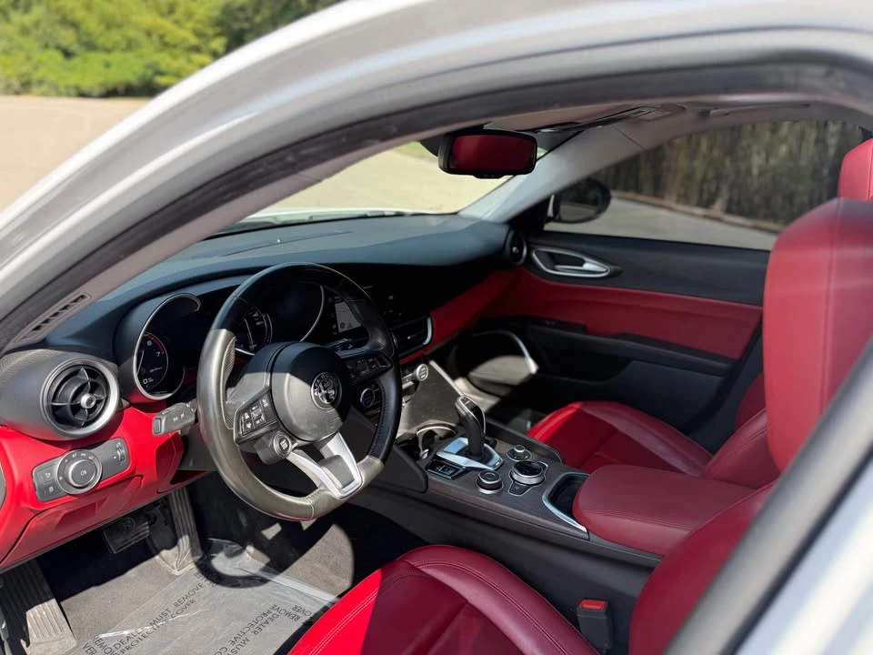 2021 Alfa Romeo Giulia - Image 13 of 16