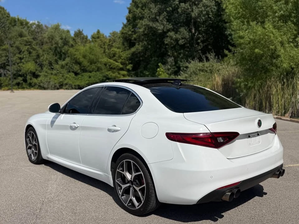 2021 Alfa Romeo Giulia - Image 10 of 16