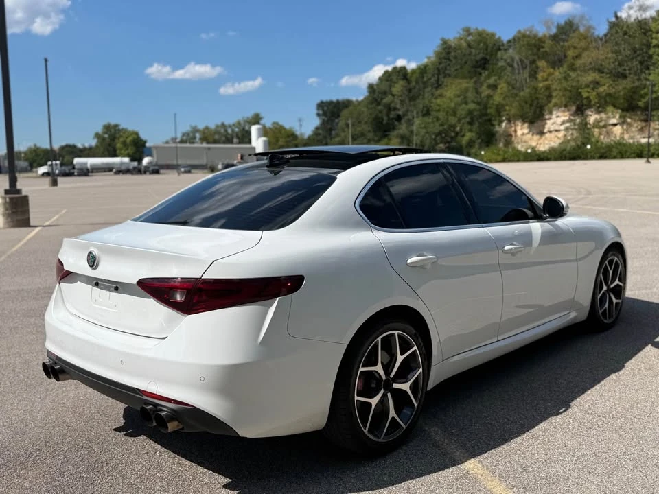 2021 Alfa Romeo Giulia - Image 8 of 16