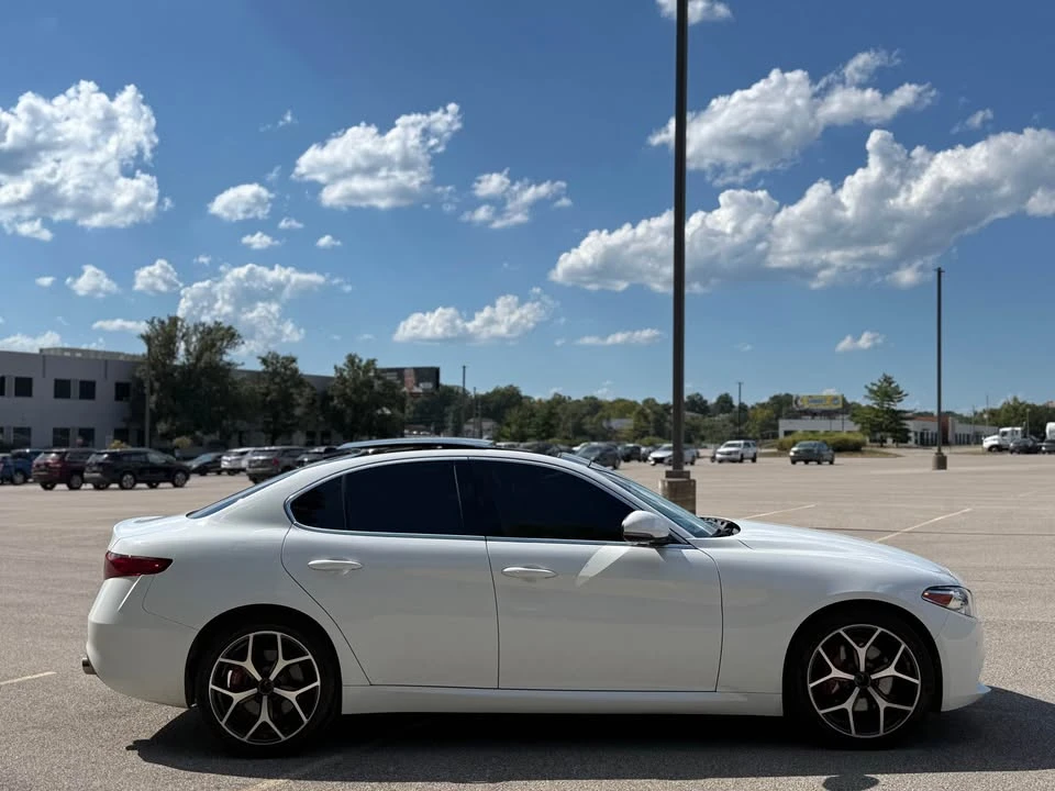 2021 Alfa Romeo Giulia - Image 7 of 16