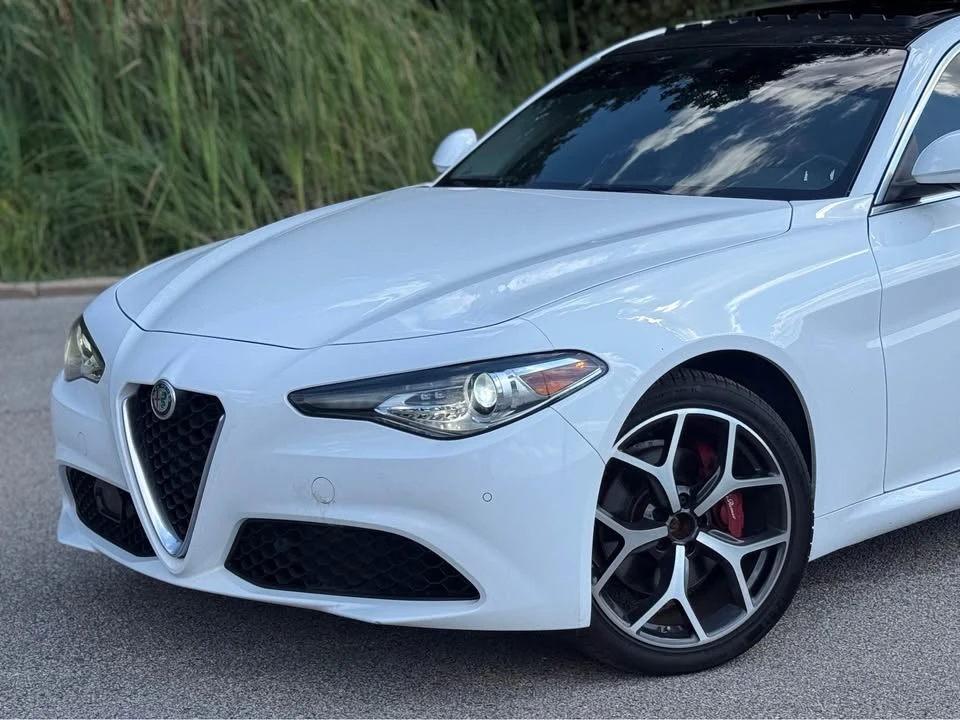 2021 Alfa Romeo Giulia - Image 2 of 16
