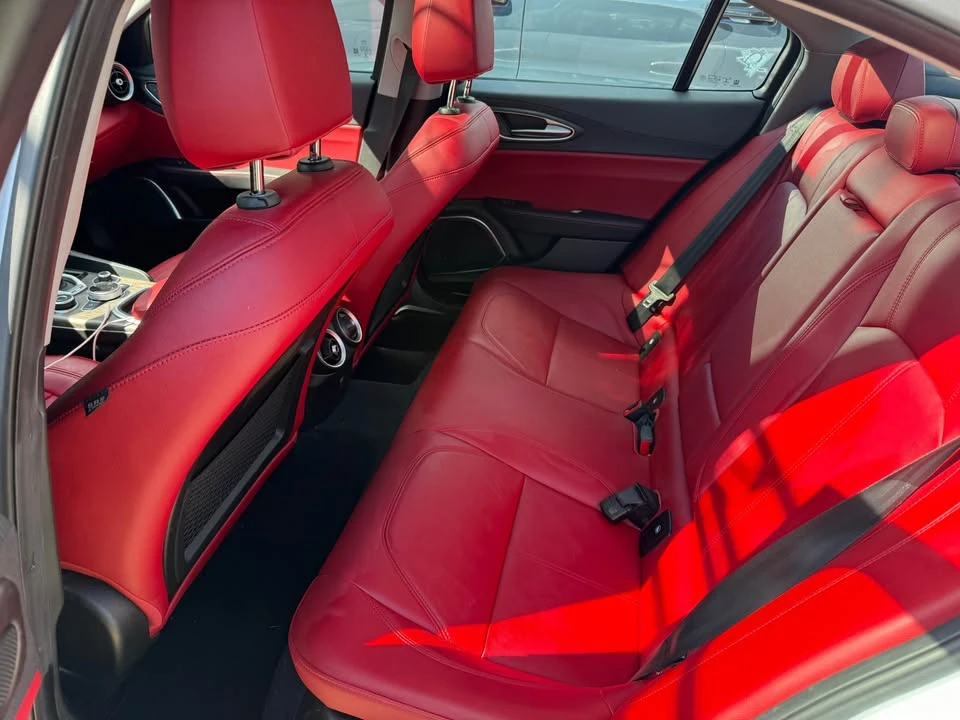 2021 Alfa Romeo Giulia - Image 9 of 10