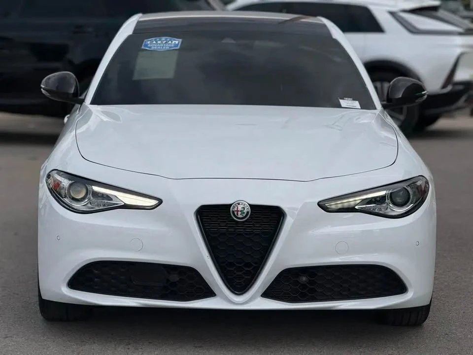 2021 Alfa Romeo Giulia - Image 4 of 17