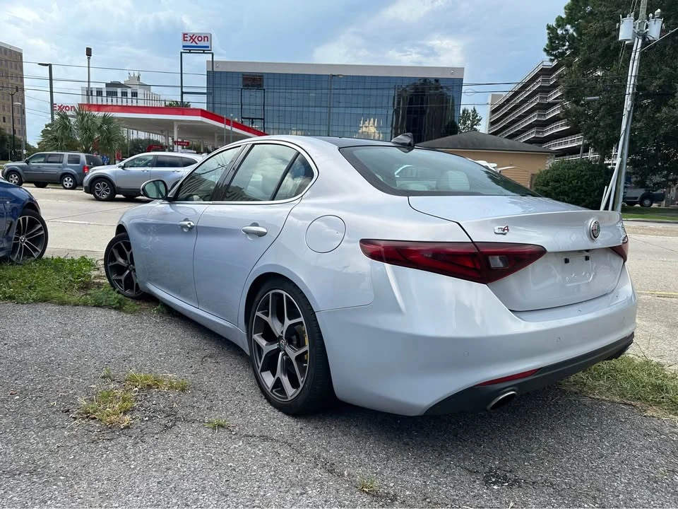 2021 Alfa Romeo Giulia - Image 10 of 20