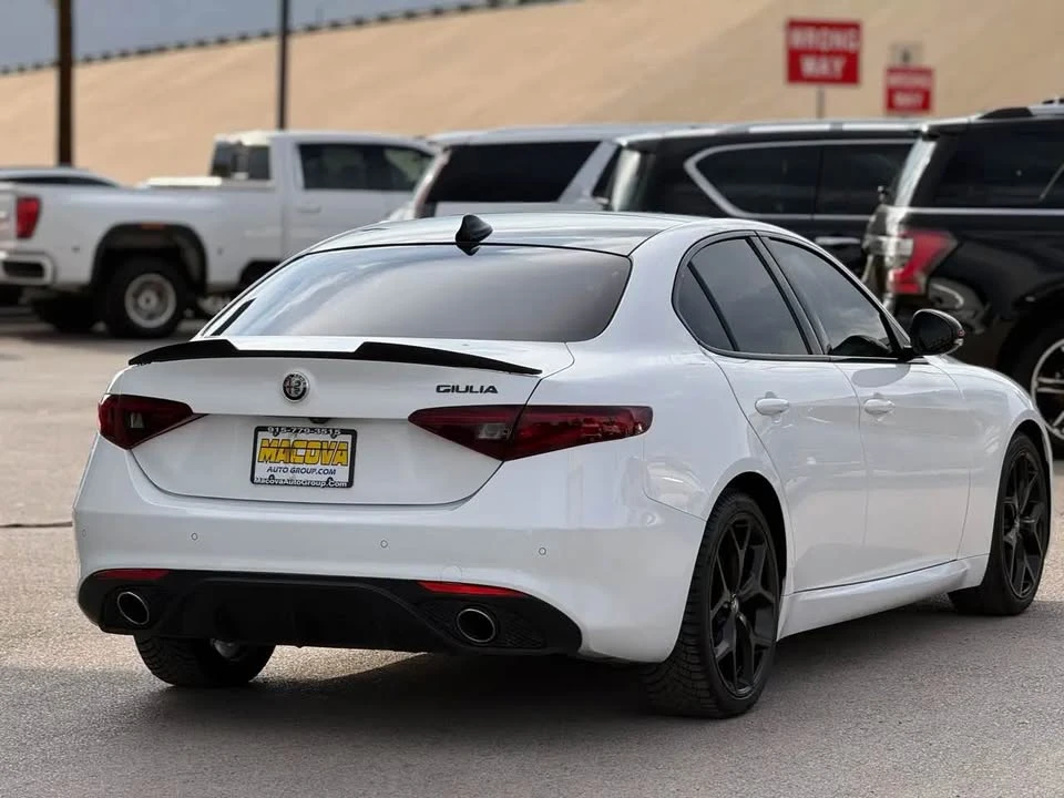 2021 Alfa Romeo Giulia - Image 11 of 17