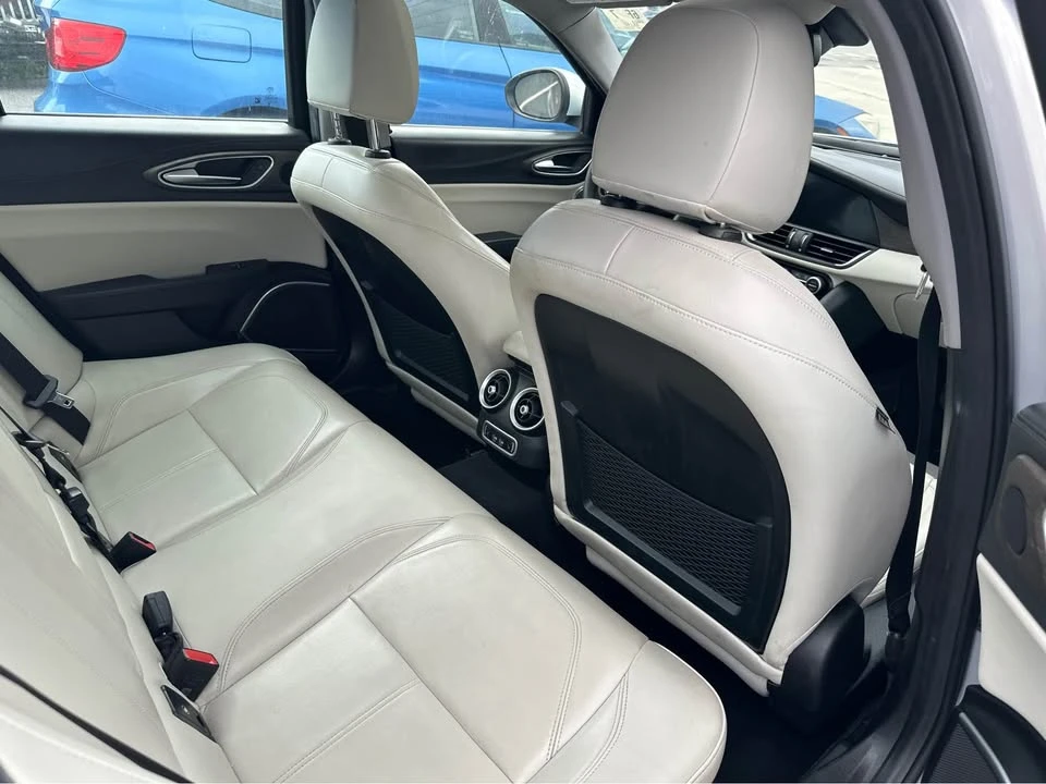 2021 Alfa Romeo Giulia - Image 5 of 20