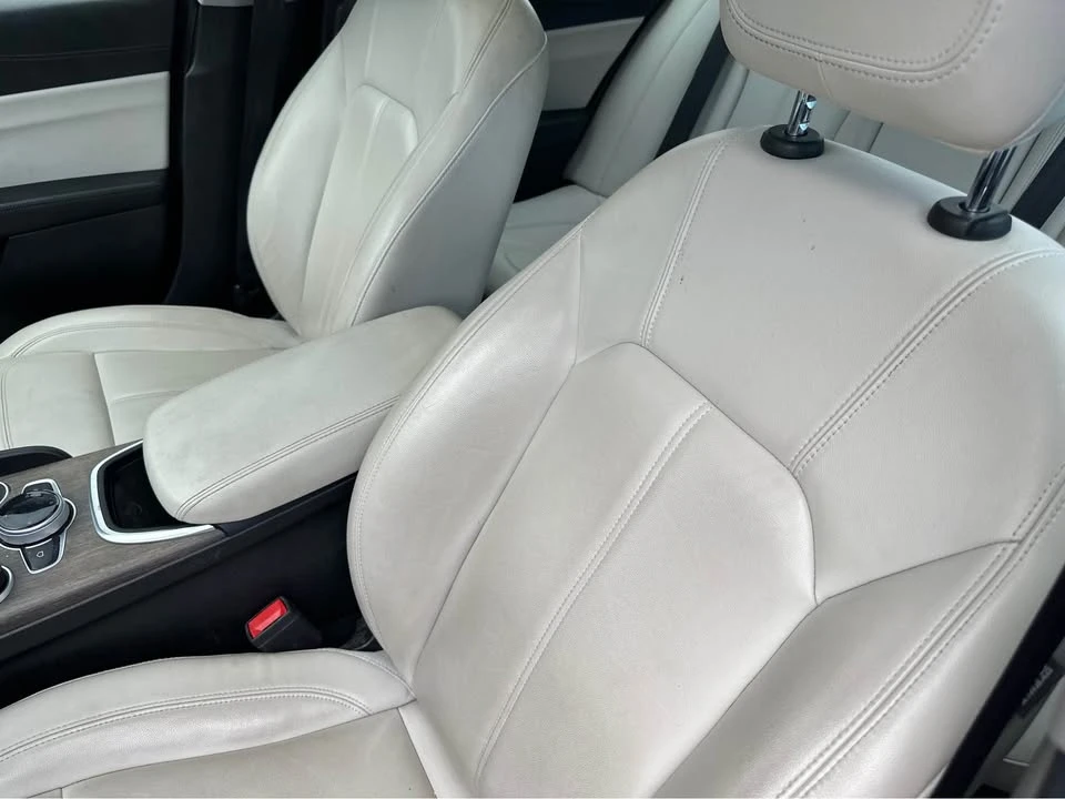 2021 Alfa Romeo Giulia - Image 17 of 20
