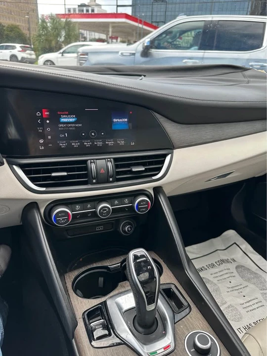 2021 Alfa Romeo Giulia - Image 19 of 20