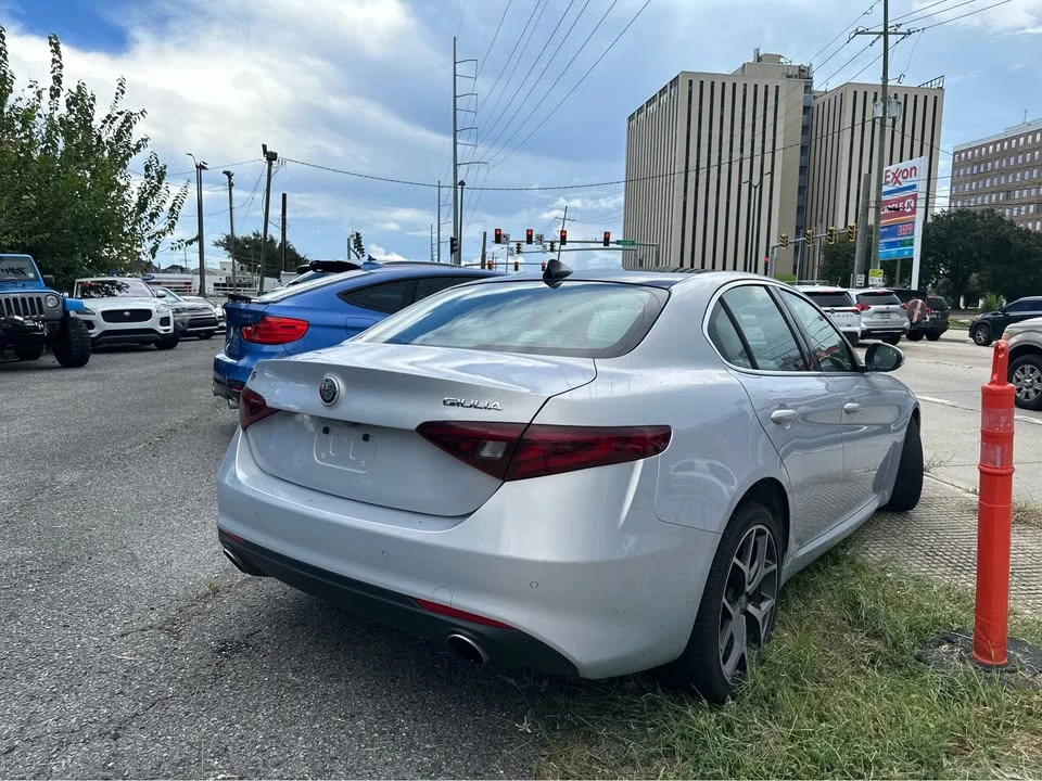 2021 Alfa Romeo Giulia - Image 7 of 20
