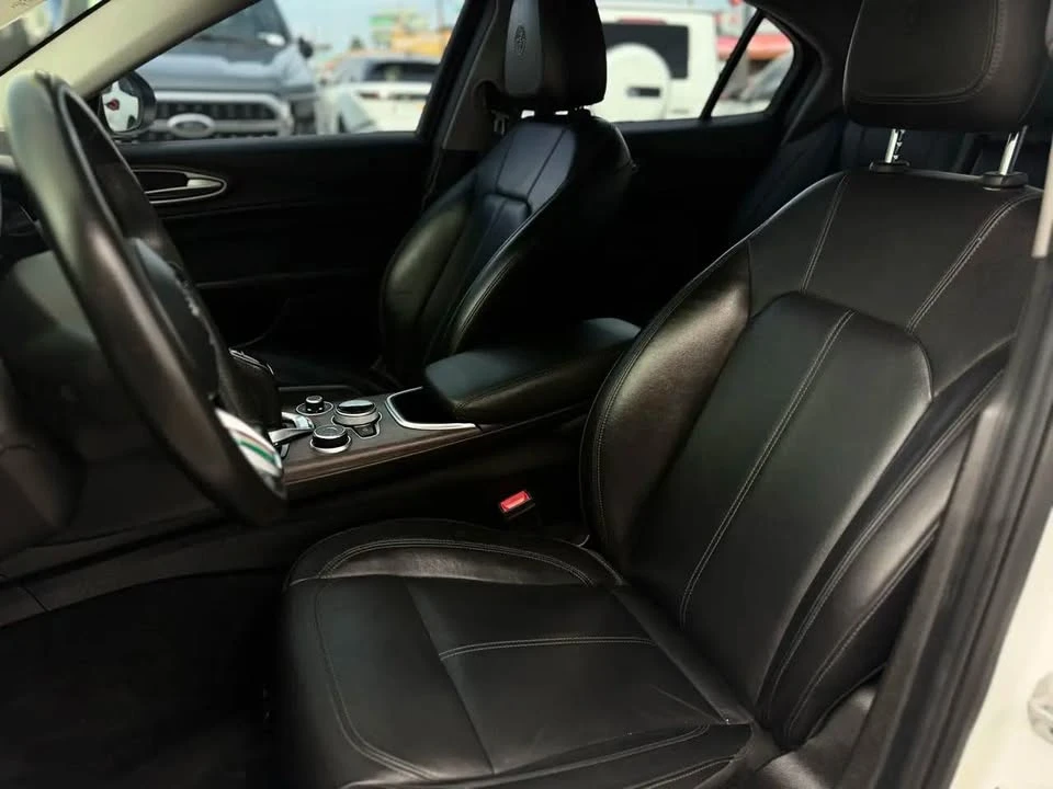 2021 Alfa Romeo Giulia - Image 15 of 17