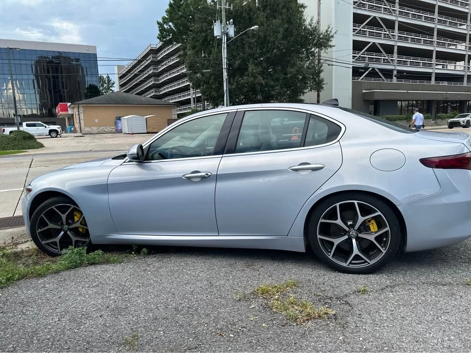 2021 Alfa Romeo Giulia - Image 9 of 20