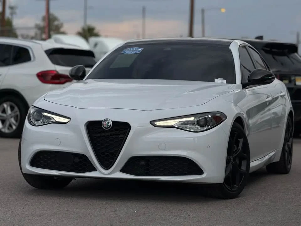2021 Alfa Romeo Giulia - Image 9 of 17