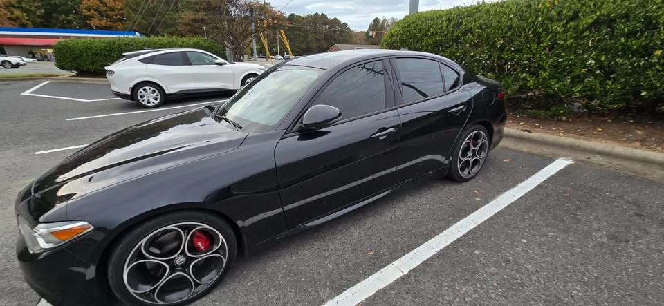 2021 Alfa Romeo Giulia - Image 5 of 13