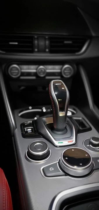 2021 Alfa Romeo Giulia - Image 3 of 13