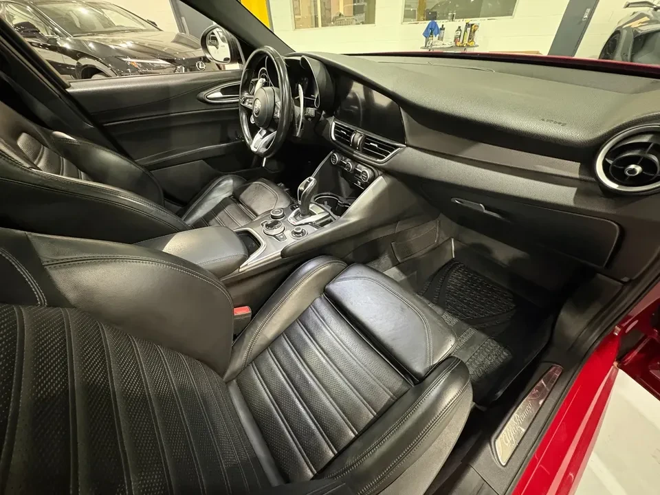2021 Alfa Romeo Giulia - Image 16 of 16