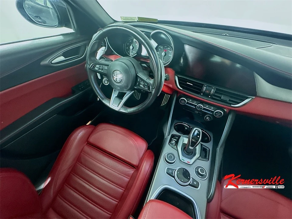 2021 Alfa Romeo Giulia - Image 9 of 12