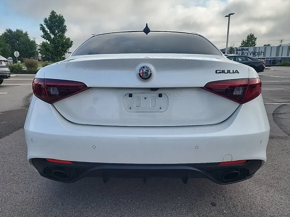 2021 Alfa Romeo Giulia - Image 6 of 15