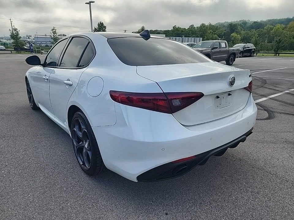 2021 Alfa Romeo Giulia - Image 7 of 15