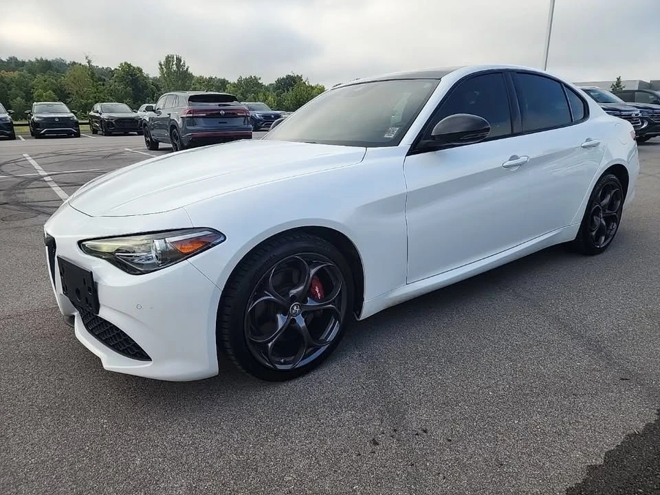 2021 Alfa Romeo Giulia - Image 9 of 15