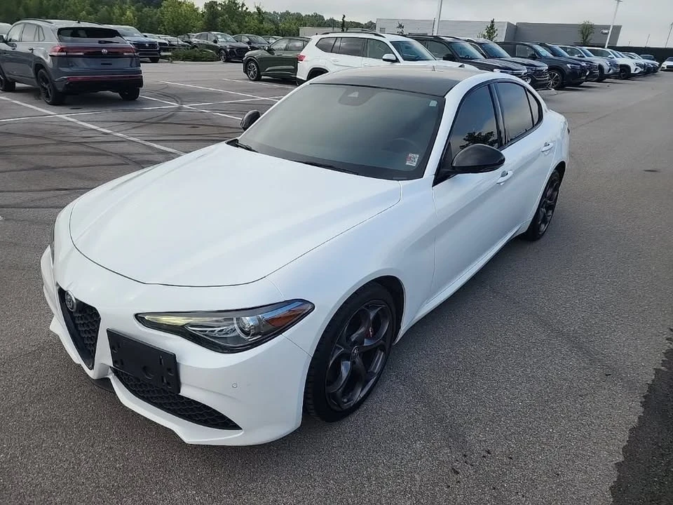 2021 Alfa Romeo Giulia - Image 10 of 15