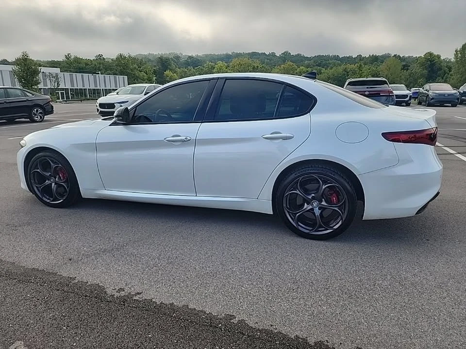 2021 Alfa Romeo Giulia - Image 8 of 15