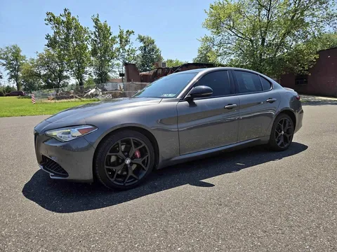 2021 Alfa Romeo Giulia Ti Sport Carbon Sedan 4D
