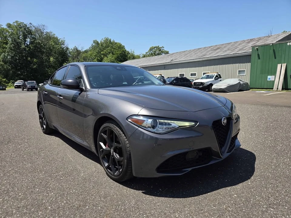 2021 Alfa Romeo Giulia - Image 7 of 18