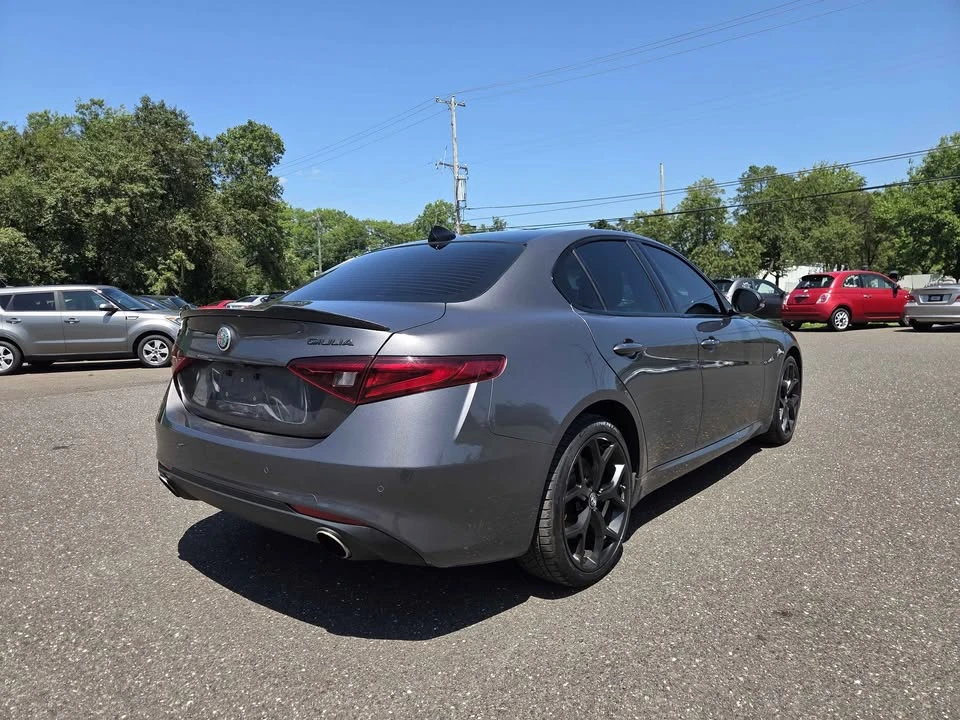 2021 Alfa Romeo Giulia - Image 5 of 18