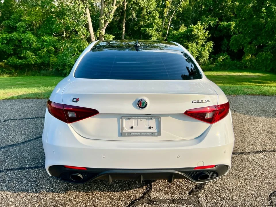 2021 Alfa Romeo Giulia - Image 7 of 20
