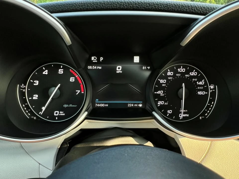 2021 Alfa Romeo Giulia - Image 15 of 20
